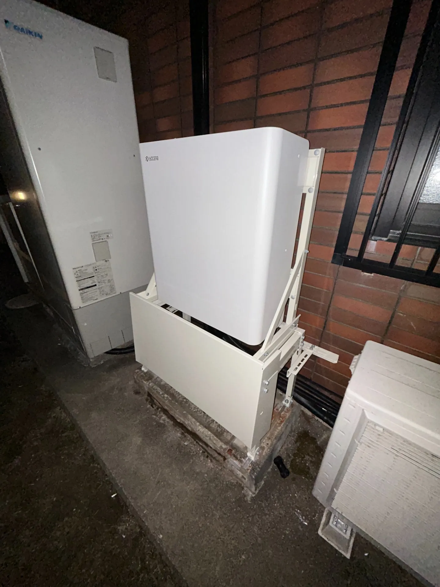 蓄電池設置で外壁に負担のない施工方法！！